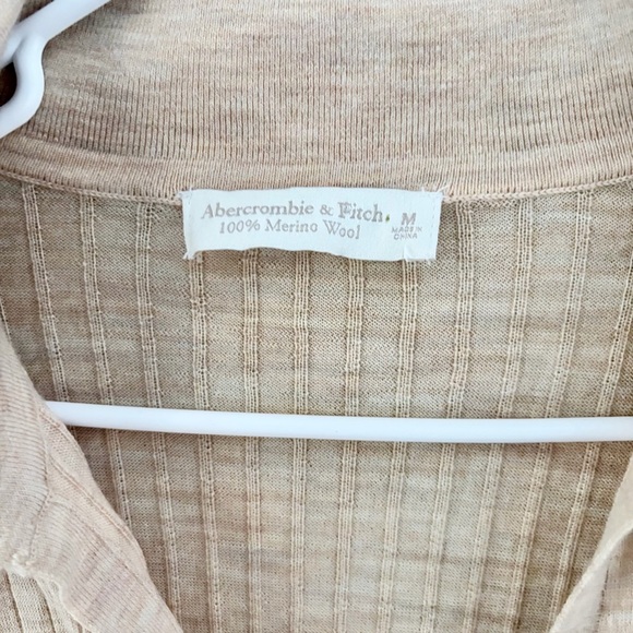 NWOT Abercrombie & Fitch Beige Button-Down Merino Wool Women's Shirt - Picture 4 of 7